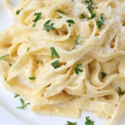 Fettuccine with Lemon and Parsley featured picture