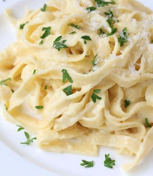 Simple Fettuccine Pasta with Lemon and Parsley Recipe