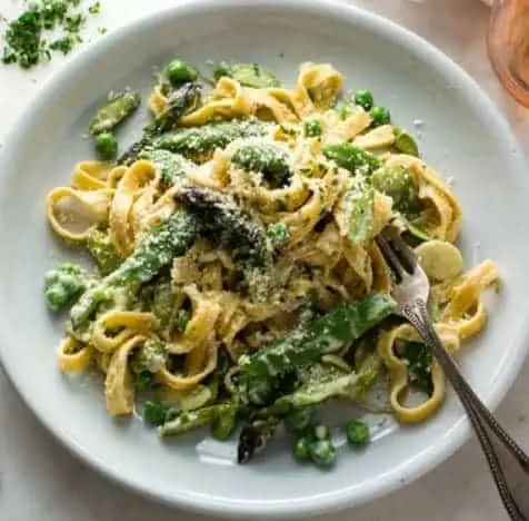 Linguini Primavera with Scallops & Broccoli