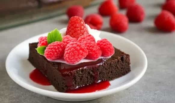 Brownie Cake with Raspberry Sauce, Cocoa & Vanilla