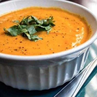 Raw Vegan Carrot Soup with almonds